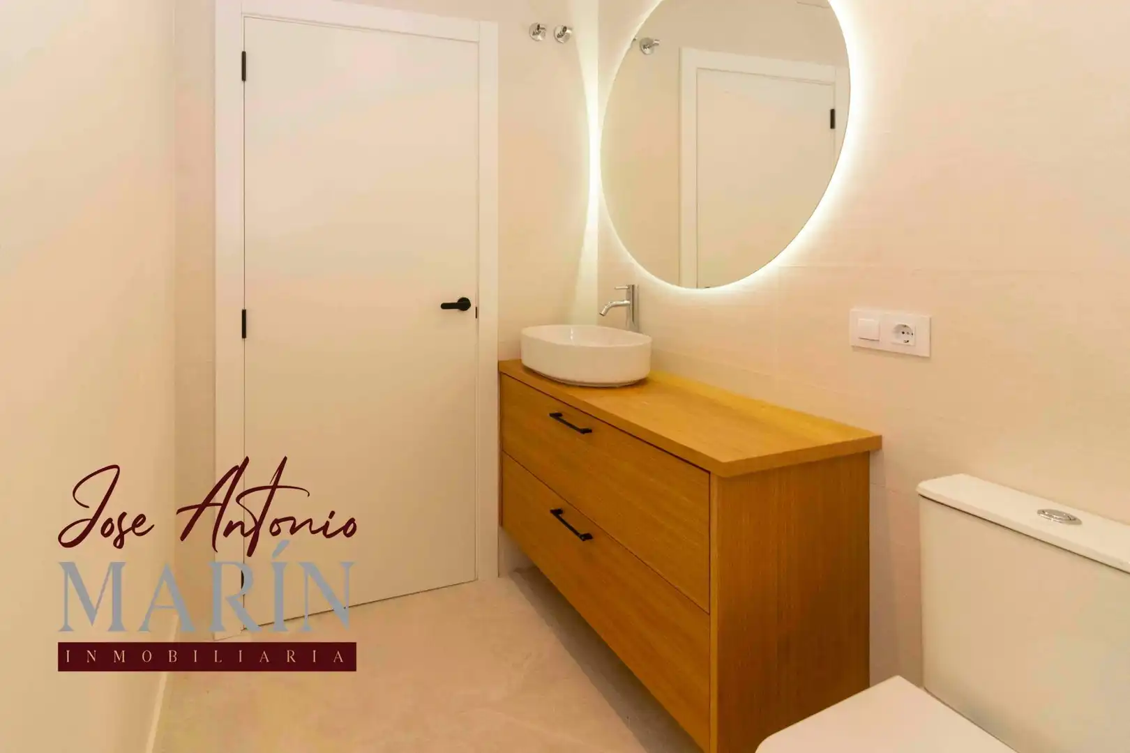 Bany de Apartament en venda en Badajoz amb Aire condicionat