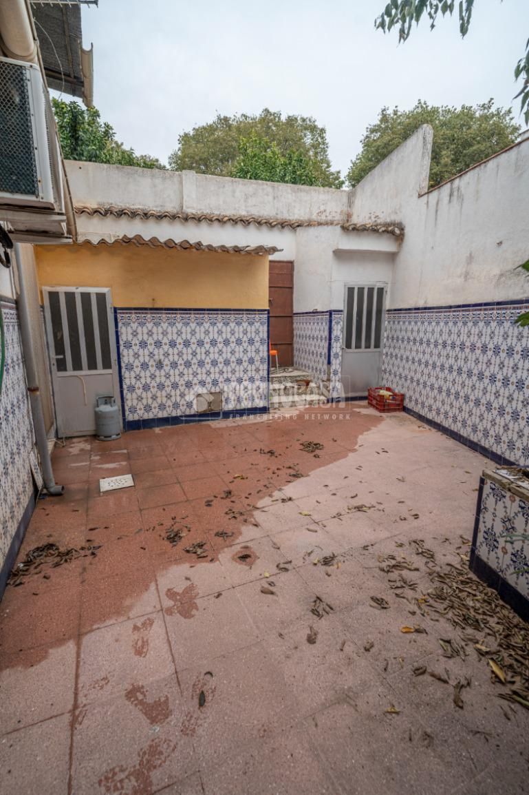 Jardín de Casa adosada en venta en Linares con Terraza, Trastero y Balcón