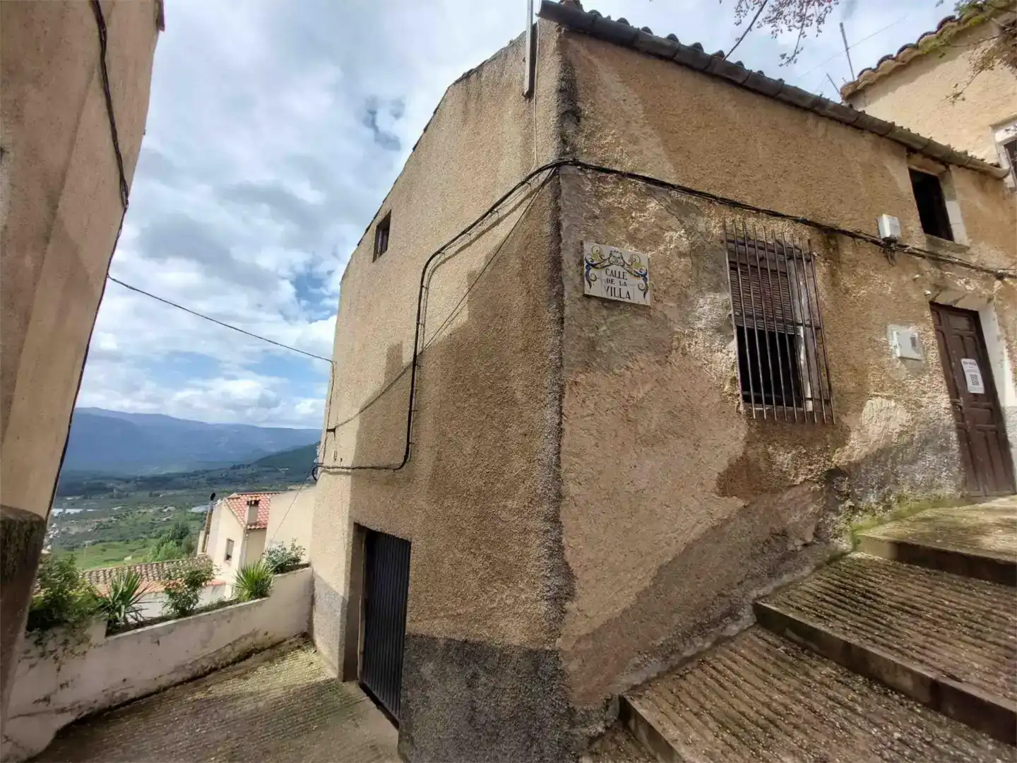 Vista exterior de Casa adosada en venta en Yeste, Albacete