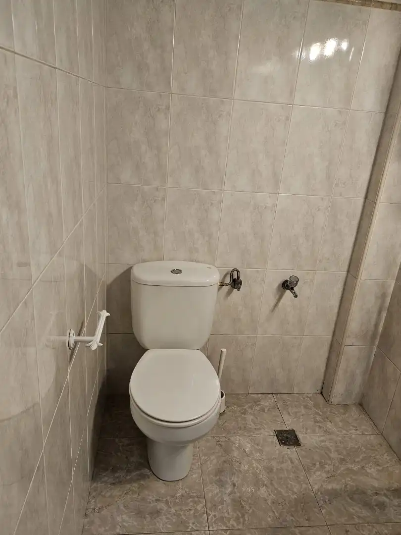 Badezimmer von Büro zur Miete in Alicante / Alacant mit Klimaanlage und Heizung