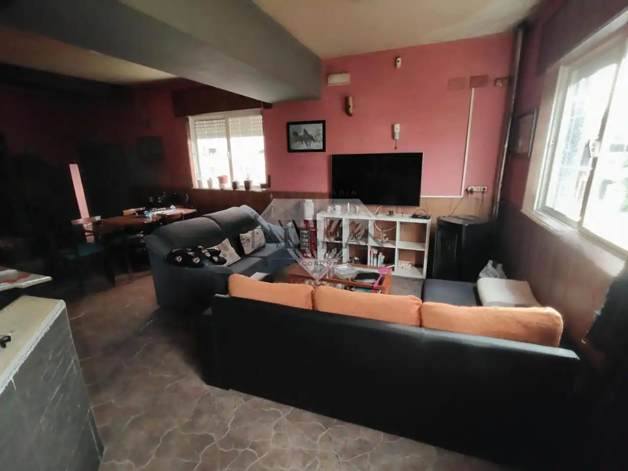 Sala de estar de Casa adosada en venta en Noia con Calefacción, Jardín privado y Terraza