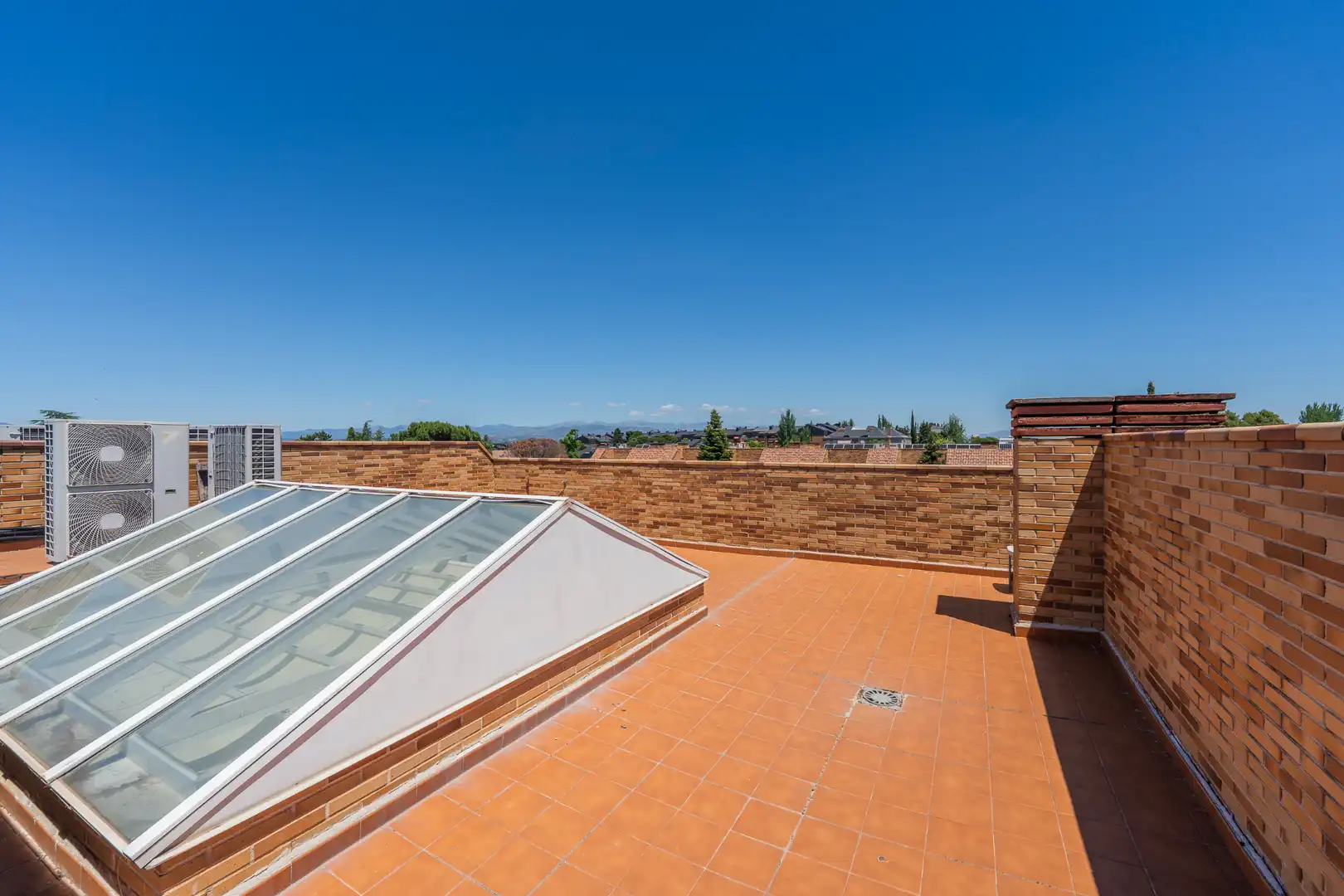 Terrassa de Casa adosada en venda en Las Rozas de Madrid amb Calefacció, Jardí privat i Piscina comunitària
