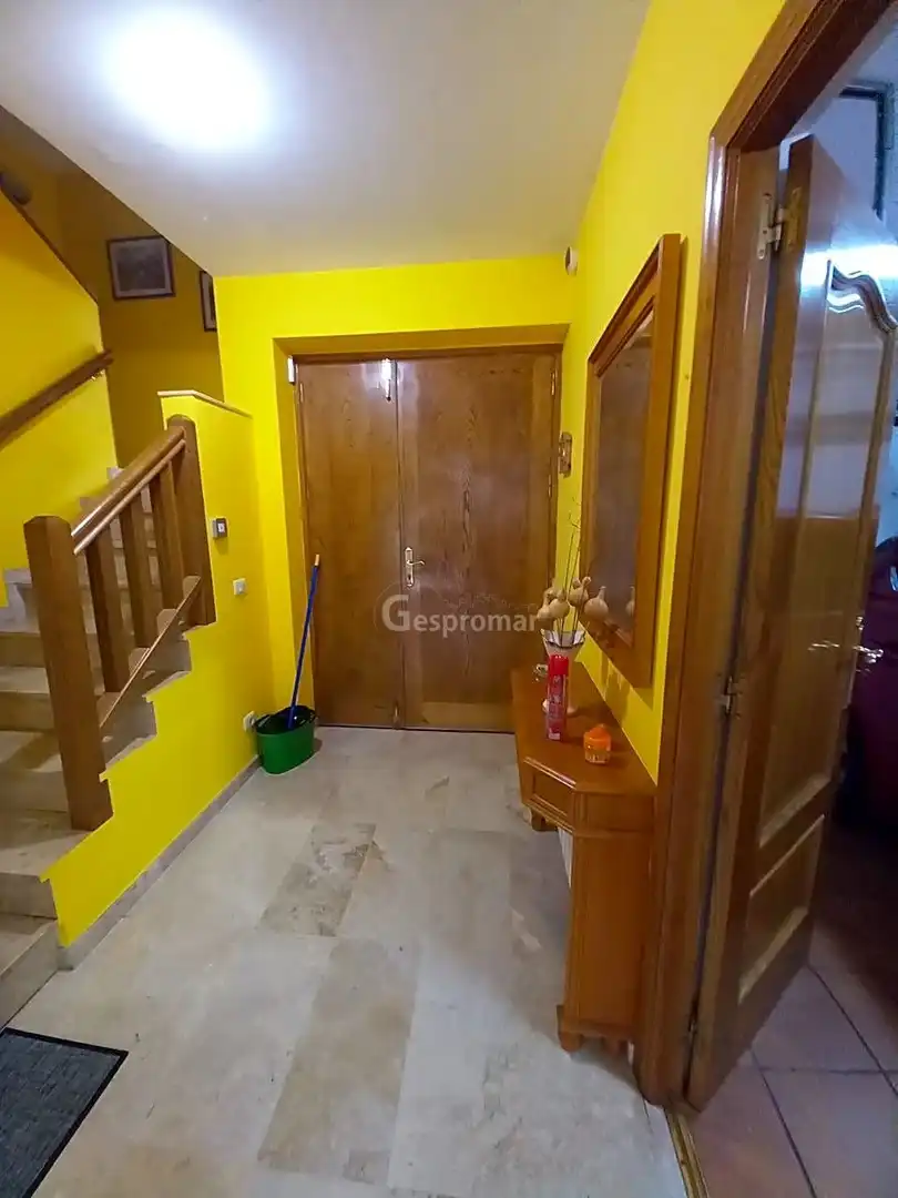 Casa adosada en venta en A Pobra de Trives  con Jardín privado y Trastero