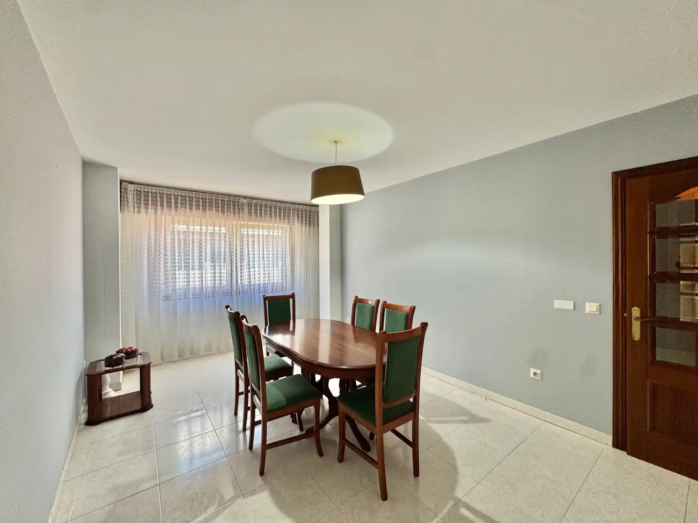 Comedor de Piso en venta en Arteixo con Parquet, Amueblado y Horno