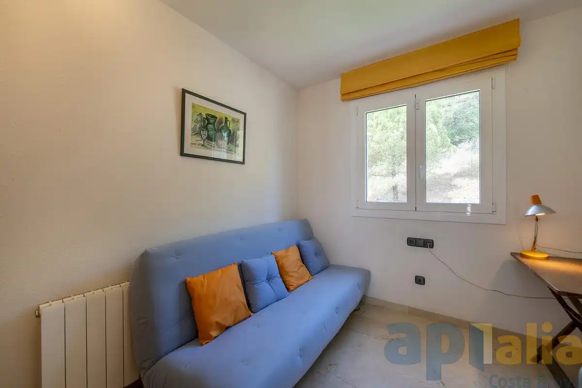 Habitación de Casa adosada en venta en Sant Feliu de Guíxols con Calefacción, Jardín privado y Terraza