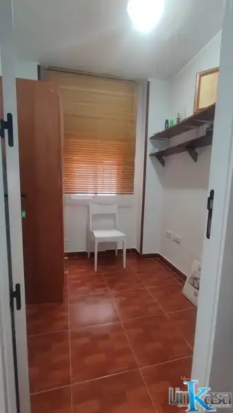 Dormitori de Pis en venda en Linares amb Moblat i Balcó