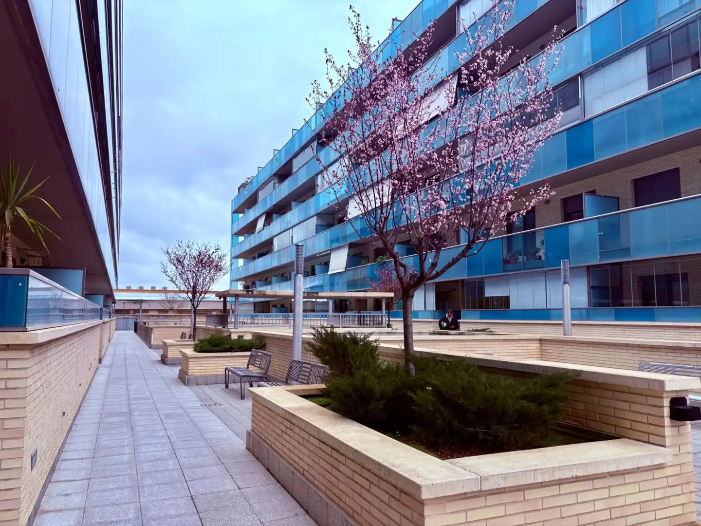 Vista exterior de Pis en venda en Cuarte de Huerva amb Calefacció, Jardí privat i Terrassa