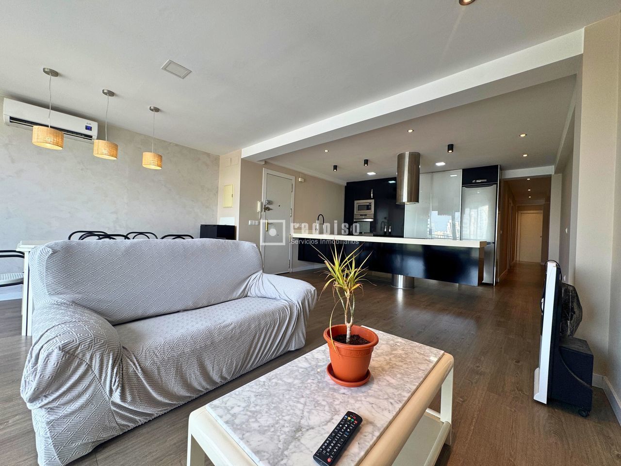 Living room of Flat to rent in  Valencia Capital  with Air Conditioner and Furnished