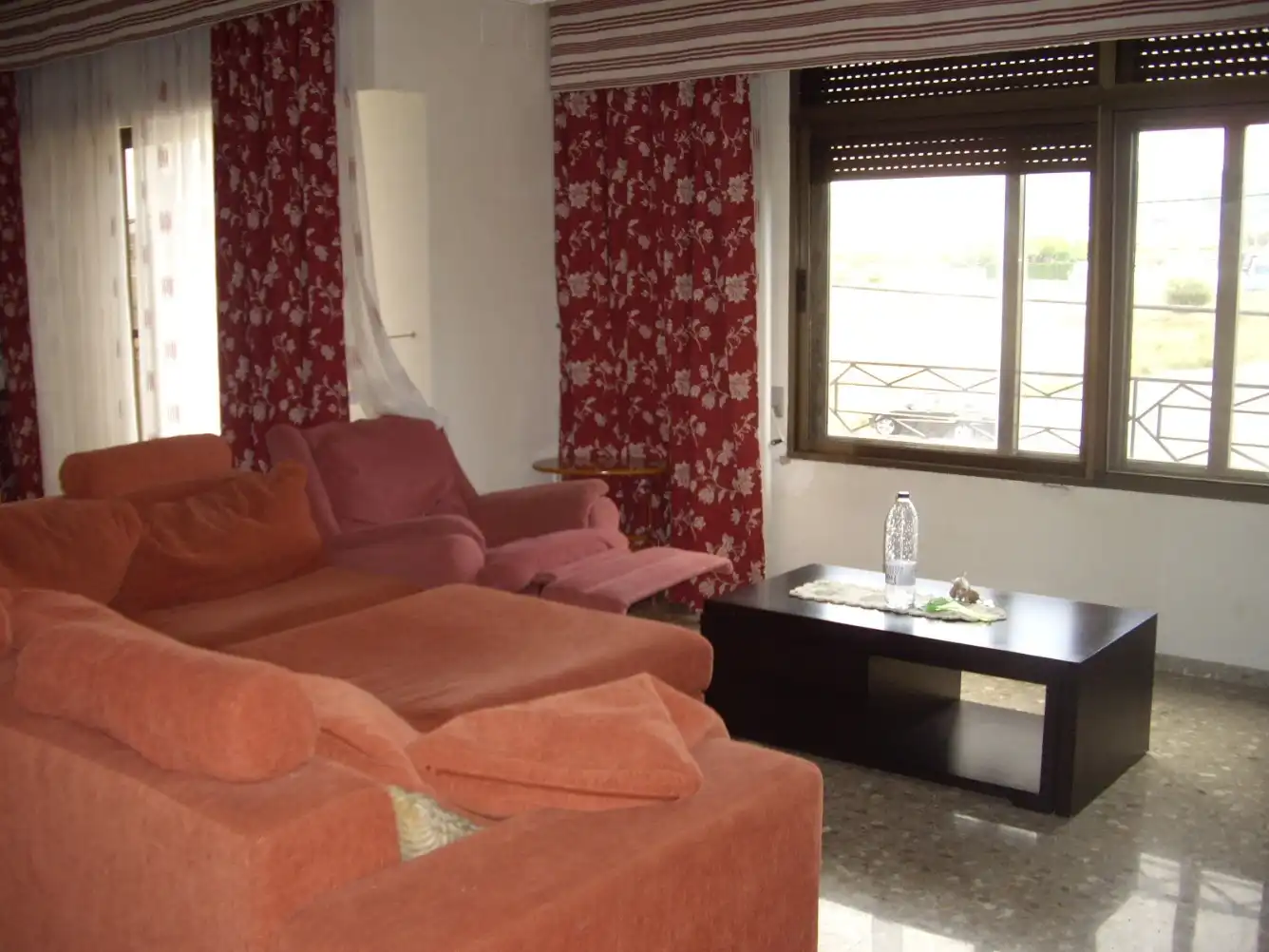 Sala d'estar de Casa o xalet en venda en Castellón de la Plana / Castelló de la Plana amb Aire condicionat, Calefacció i Jardí privat
