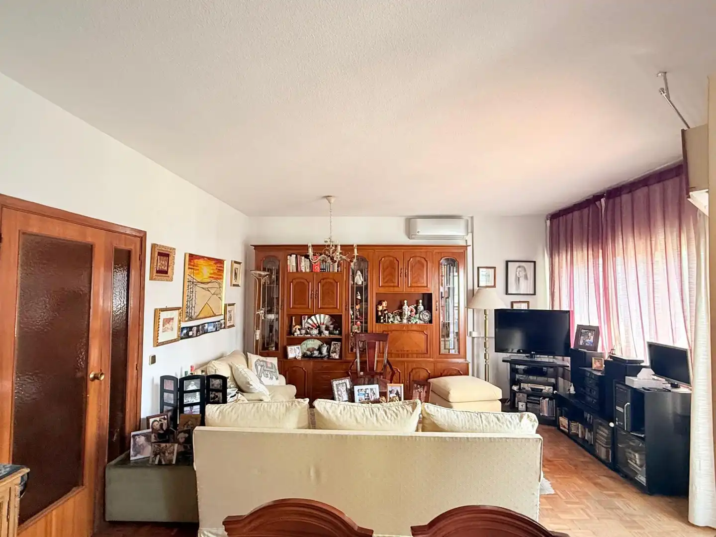 Living room of Flat for sale in Madrid  with Air Conditioner and Heating