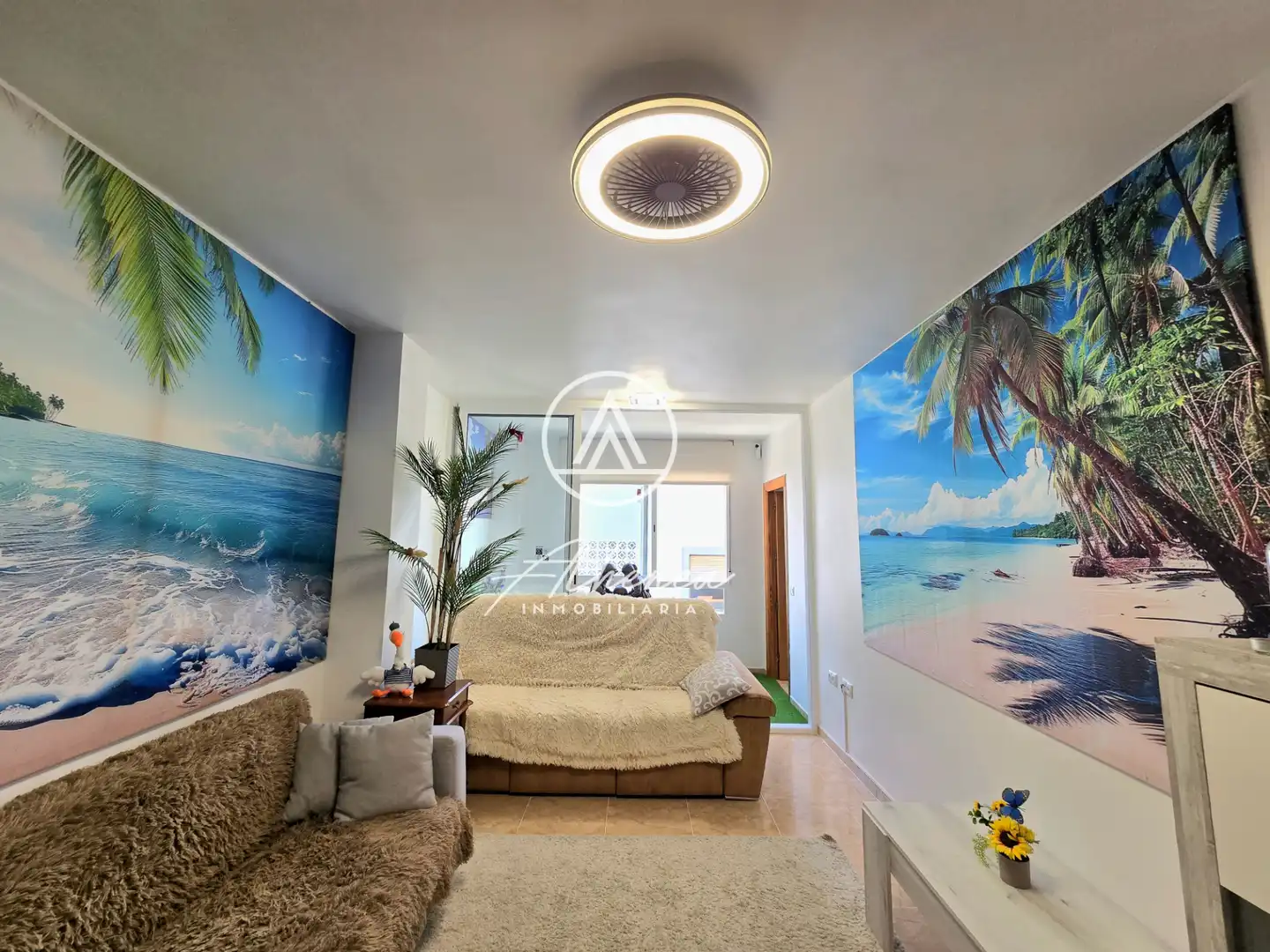 Sala de estar de Piso en venta en Roquetas de Mar con Terraza, Amueblado y Horno