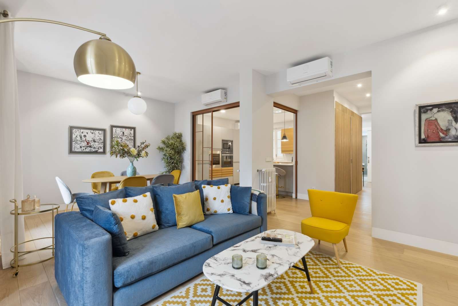Living room of Apartment to share in  Madrid Capital  with Air Conditioner, Heating and Terrace