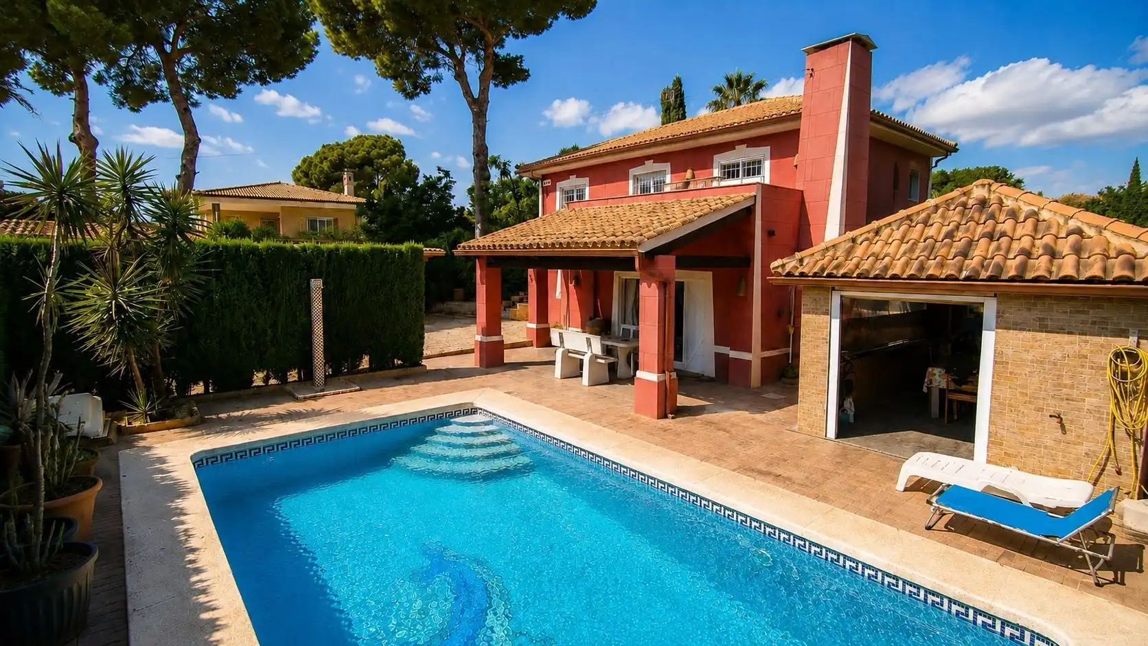 Vista exterior de Casa o xalet en venda en Benidorm amb Aire condicionat, Calefacció i Jardí privat