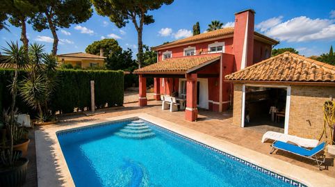 CHALET INDEPENDIENTE ESTILO MEDITERRENEO
