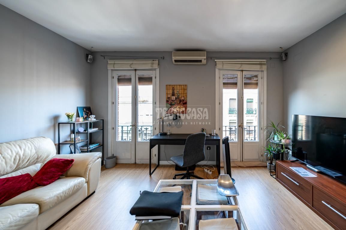 Sala d'estar de Pis en venda en  Madrid Capital amb Balcó