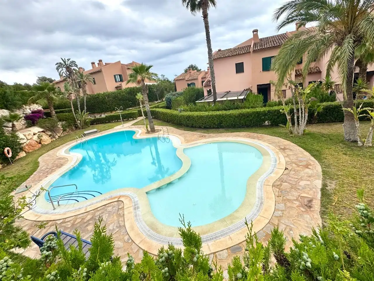 Maison mitoyenne avec piscine à vendre à Golf Bahía, imagen 2
