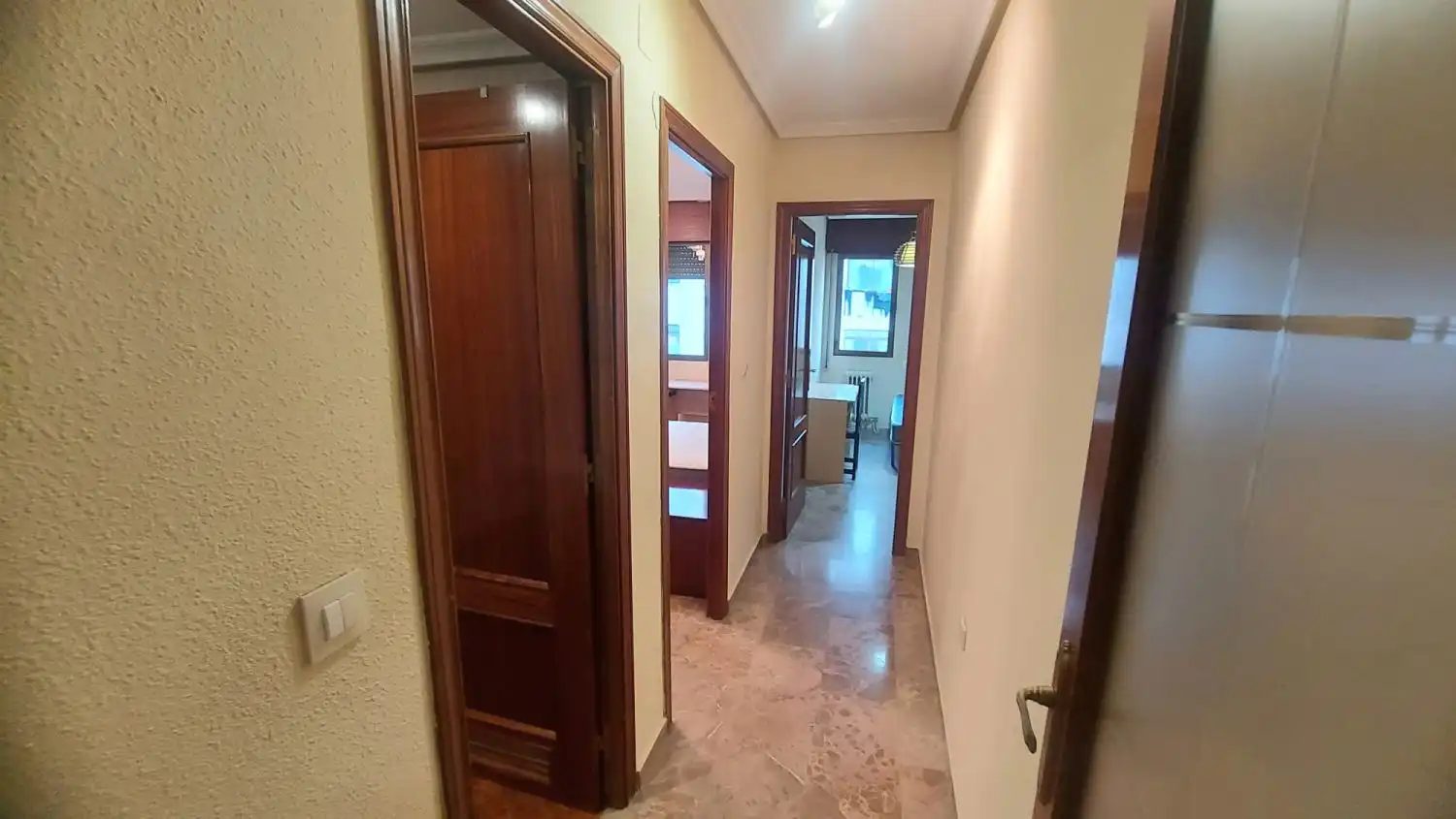 Piso de alquiler en Jaén con Calefacción, Terraza y Amueblado