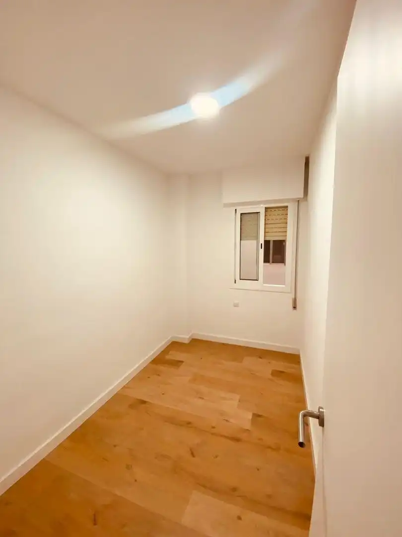 Habitación de Piso en venta en Alcanar con Parquet y Balcón