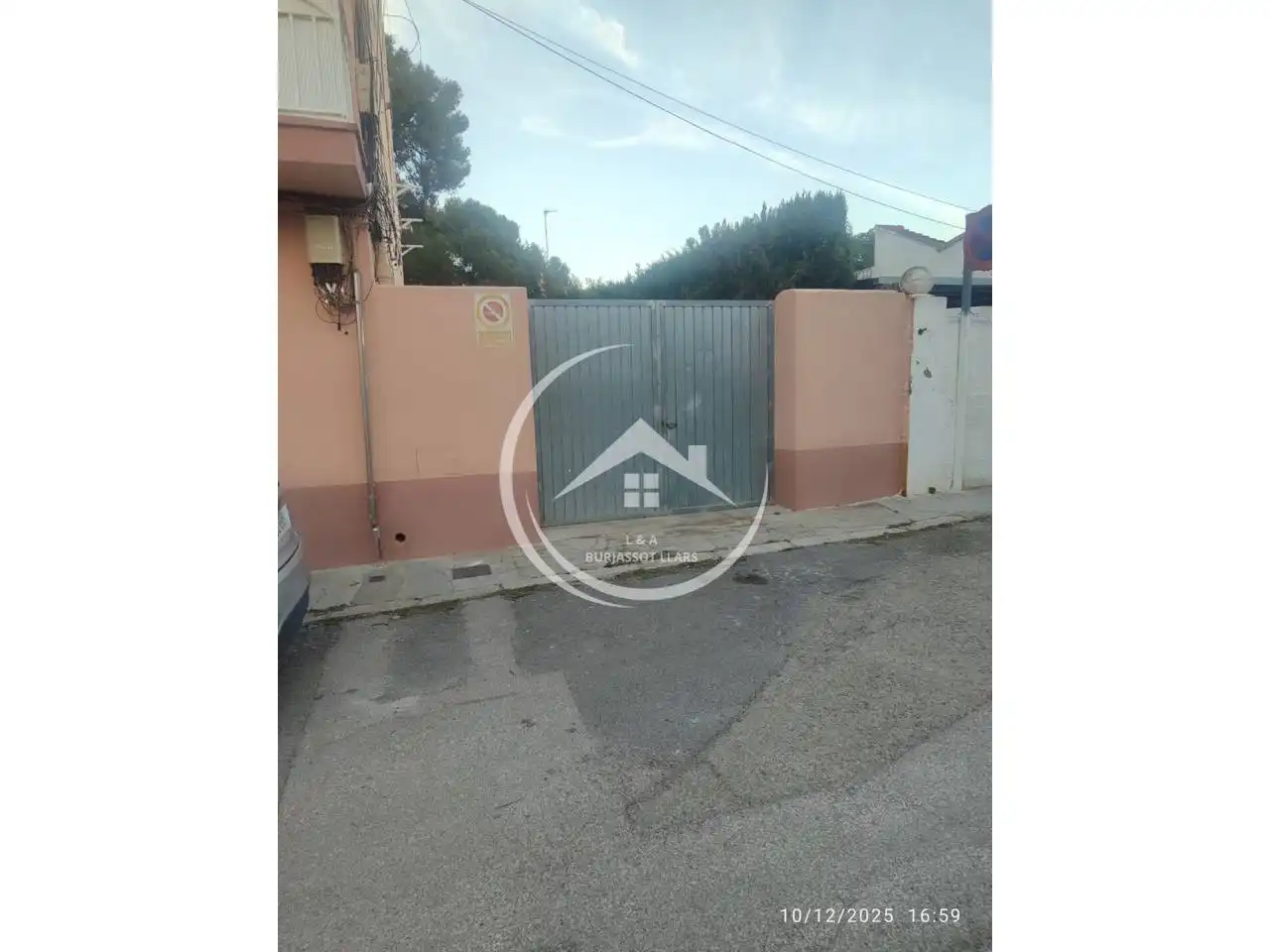 Vista exterior de Local en venta en Moncada