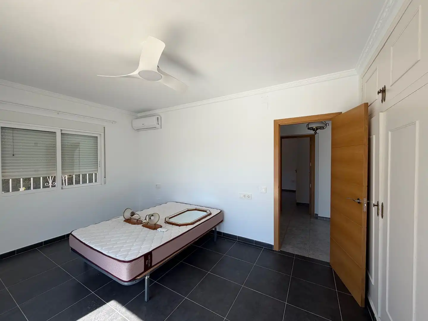 Habitación de Casa o chalet en venta en La Nucia con Aire acondicionado, Calefacción y Jardín privado