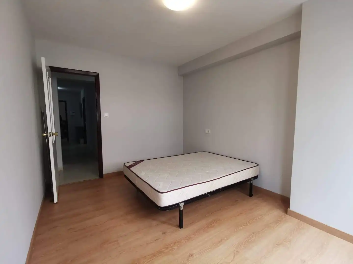 Habitación de Piso de alquiler en A Coruña Capital  con Amueblado