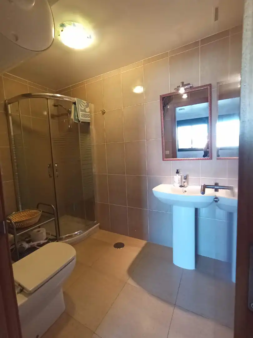 Bany de Apartament en venda en A Illa de Arousa  amb Calefacció, Parquet i Traster
