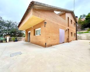 Vista exterior de Casa o xalet en venda en Viladecavalls amb Calefacció, Jardí privat i Terrassa