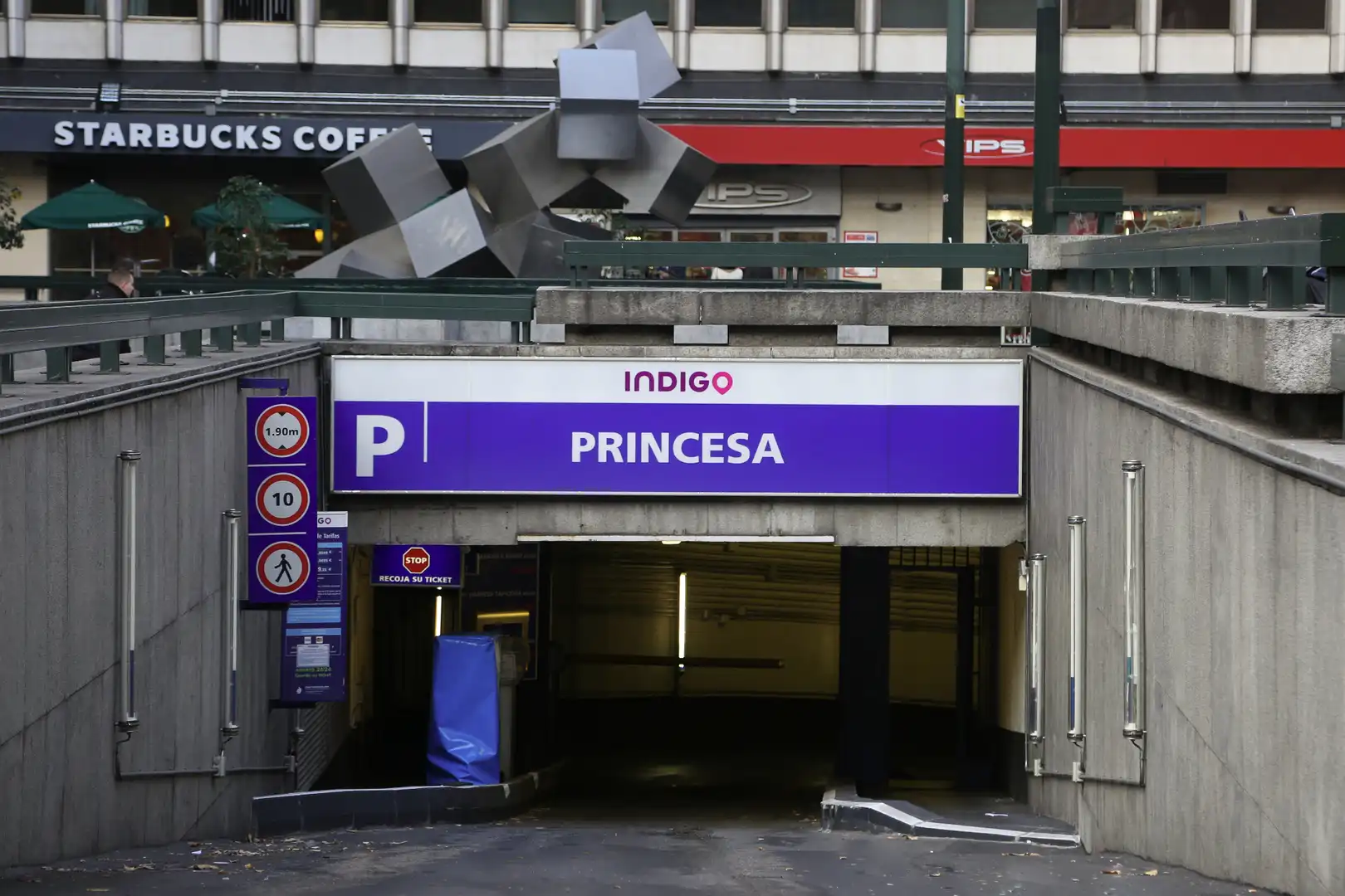 Parkplatz von Garage zur Miete in Madrid