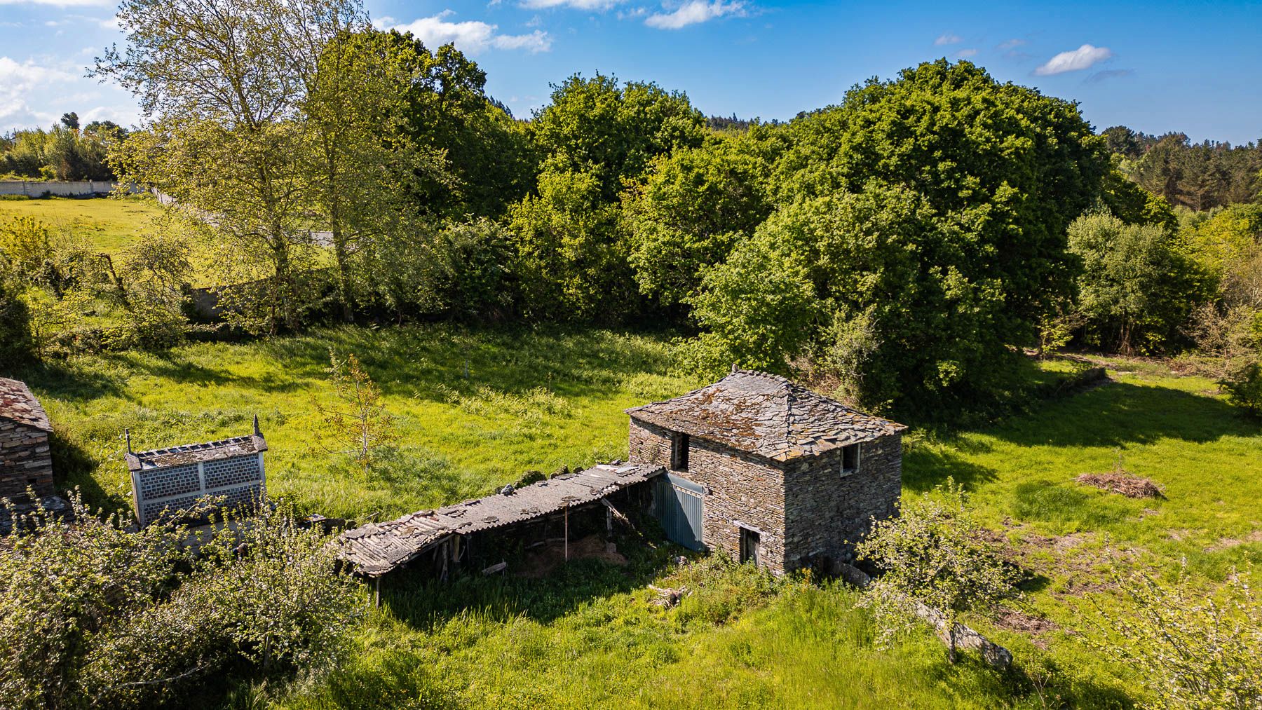 Vista exterior de Finca rústica en venda en Outeiro de Rei amb Moblat