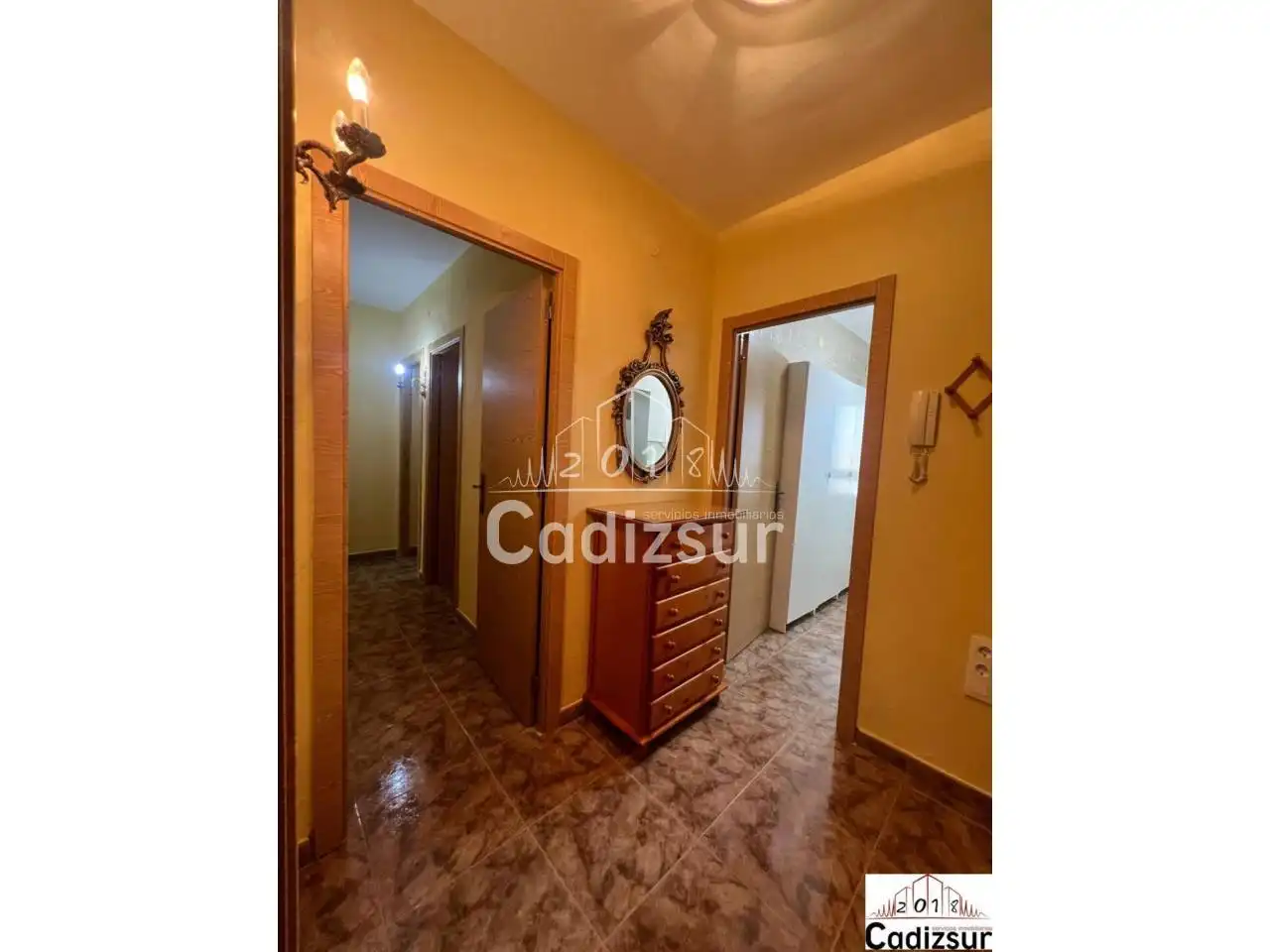 Habitación de Piso de alquiler en Cádiz con Terraza y Amueblado