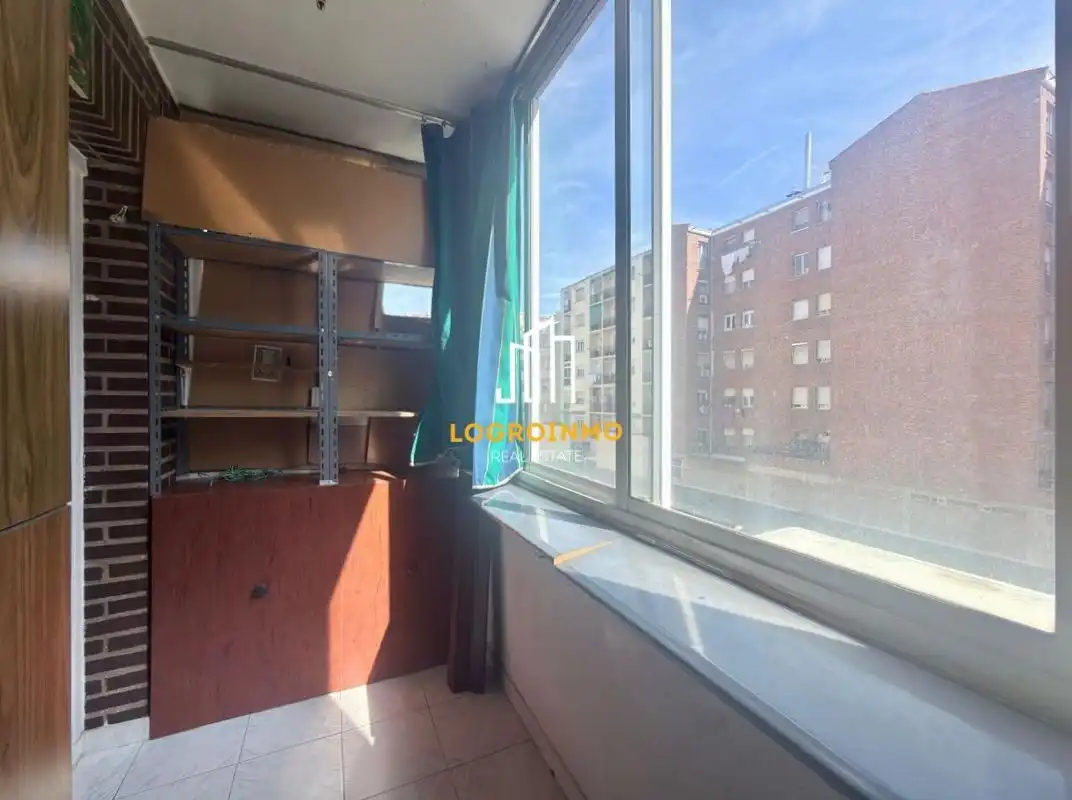 Dormitori de Pis en venda en  Logroño amb Aire condicionat, Calefacció i Terrassa