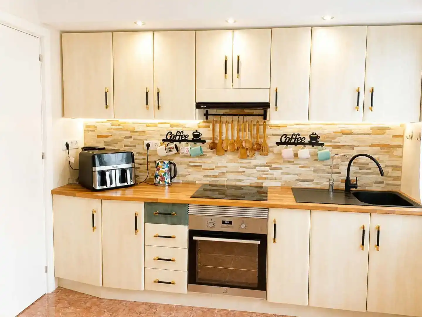 Kitchen of Flat for sale in Cartagena  with Air Conditioner and Balcony