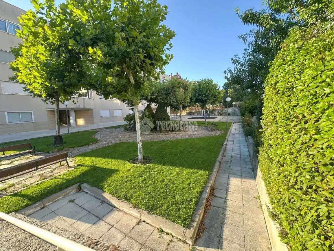 Vista exterior de Pis en venda en Collado Villalba amb Calefacció, Terrassa i Traster