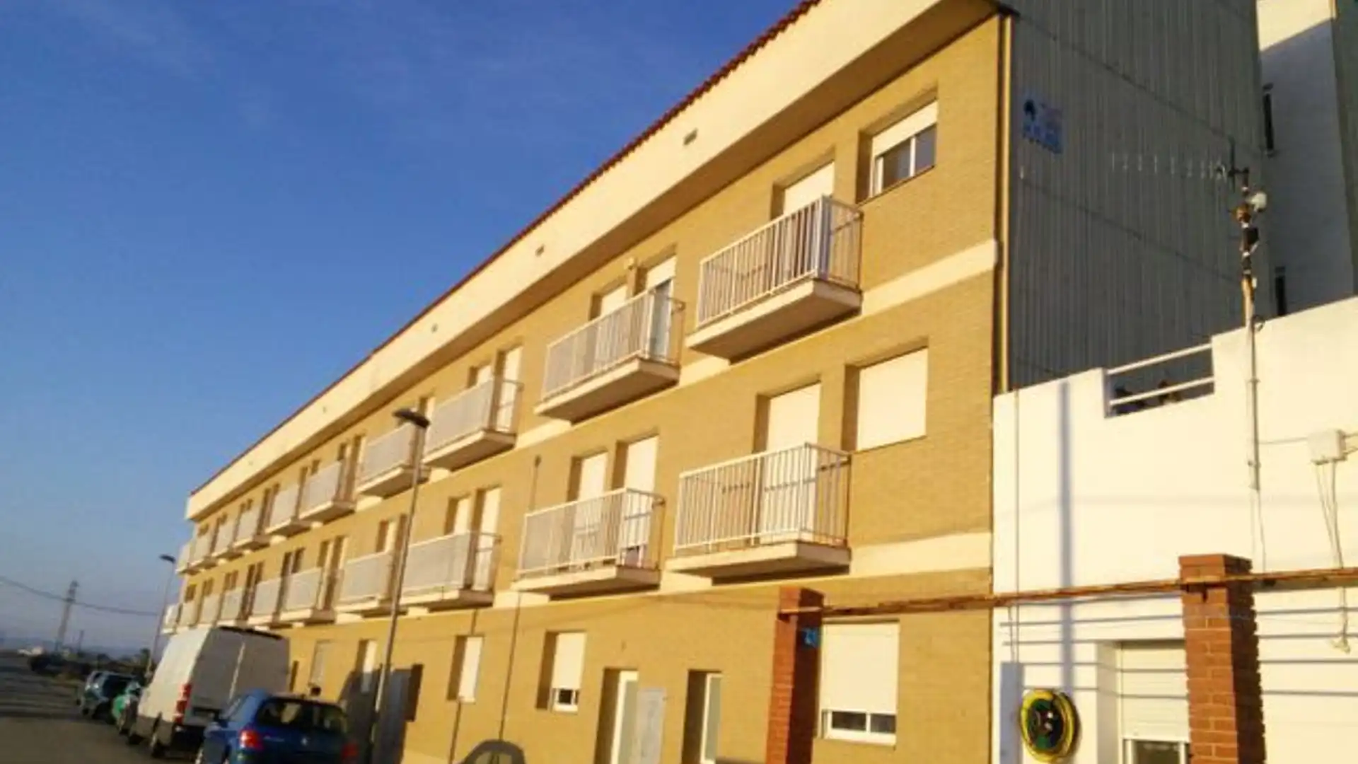 Vista exterior de Piso en venta en Deltebre