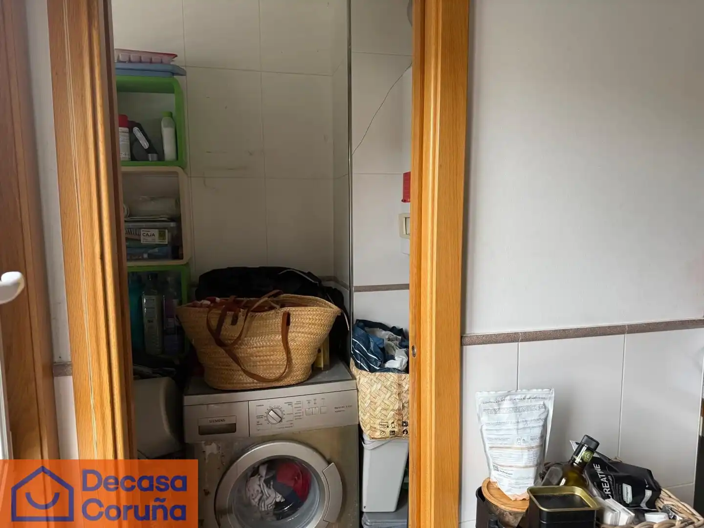 Habitación de Ático en venta en Oleiros con Calefacción, Parquet y Trastero