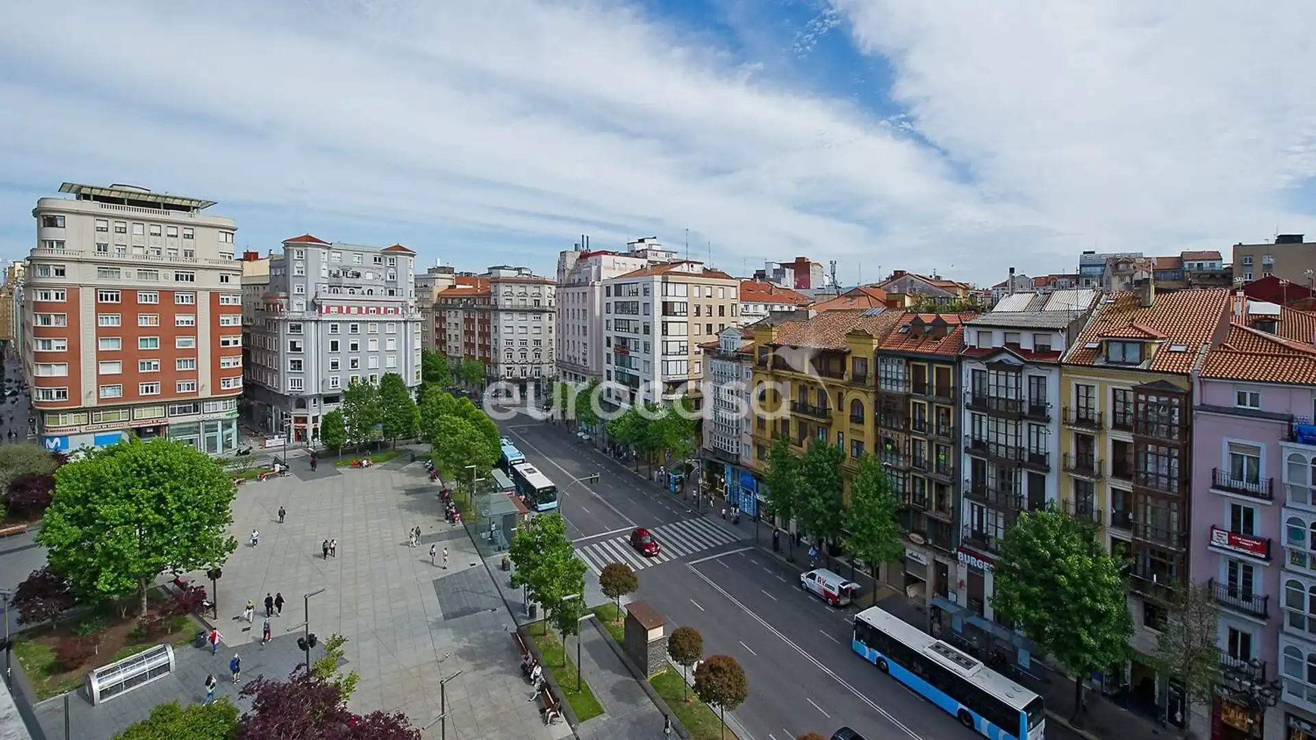 Außenansicht von Gebaude zum Verkauf in Santander
