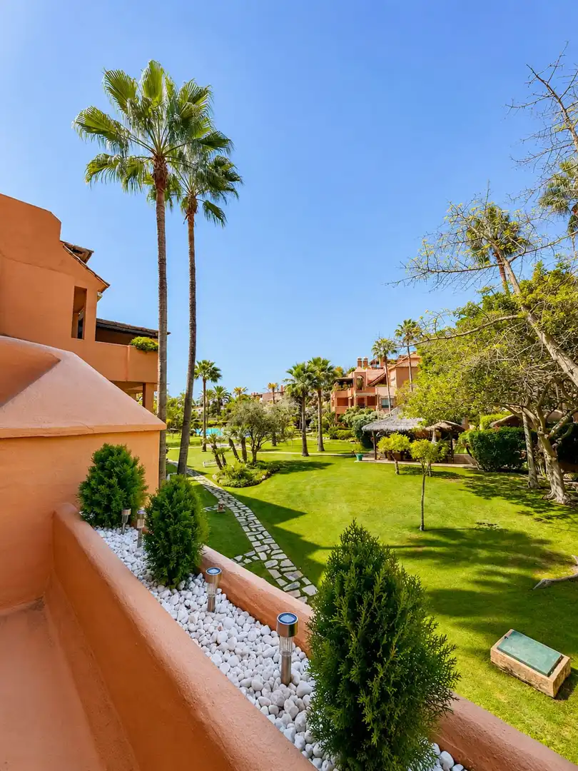Flat with lift for sale in San Pedro de Alcántara, imagen 4