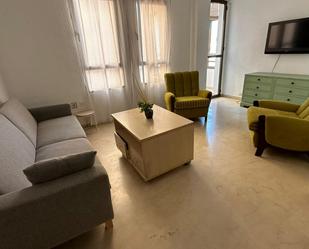 Living room of Flat to share in  Granada Capital  with Terrace and Balcony