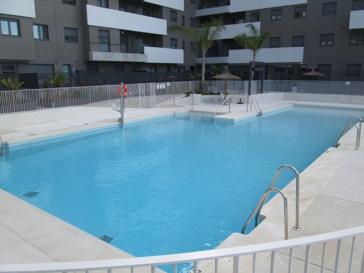 Swimming pool of Flat for rent in  Sevilla Capital  with Air Conditioner, Terrace and Storage room