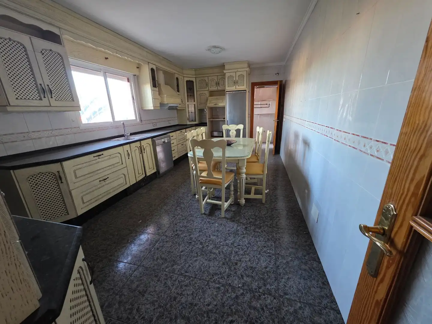Cuina de Casa o xalet en venda en Alhaurín de la Torre amb Aire condicionat, Calefacció i Jardí privat