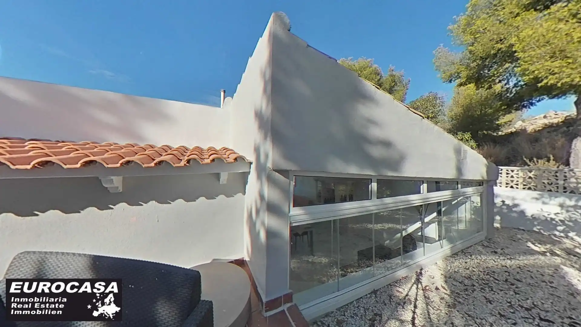 Außenansicht von Haus oder Chalet zum Verkauf in La Nucia mit Privatgarten, Terrasse und Abstellraum