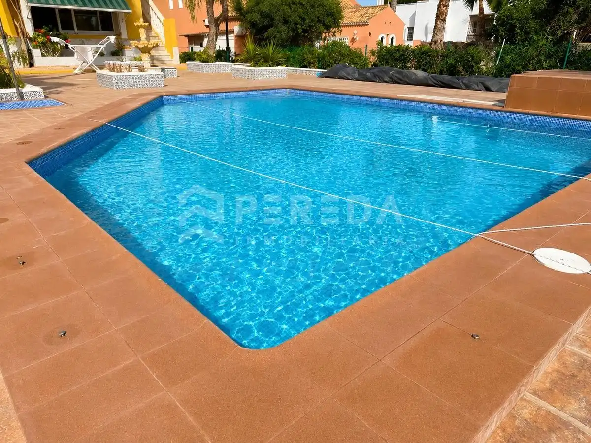 Piscina de Casa o chalet en venta en Roquetas de Mar ciudad
