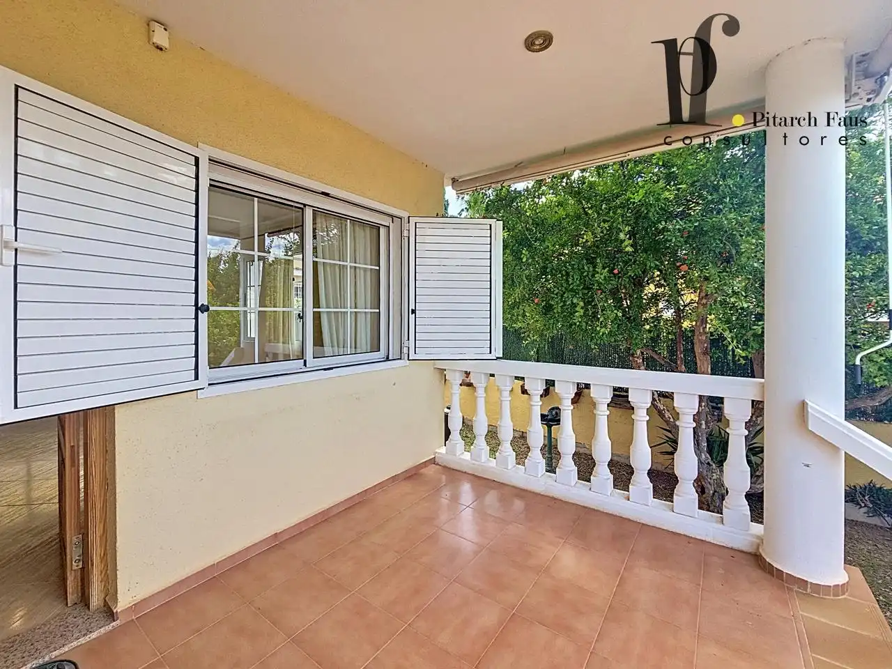 Terraza de Casa o chalet en venta en La Pobla de Vallbona con Aire acondicionado, Calefacción y Jardín privado