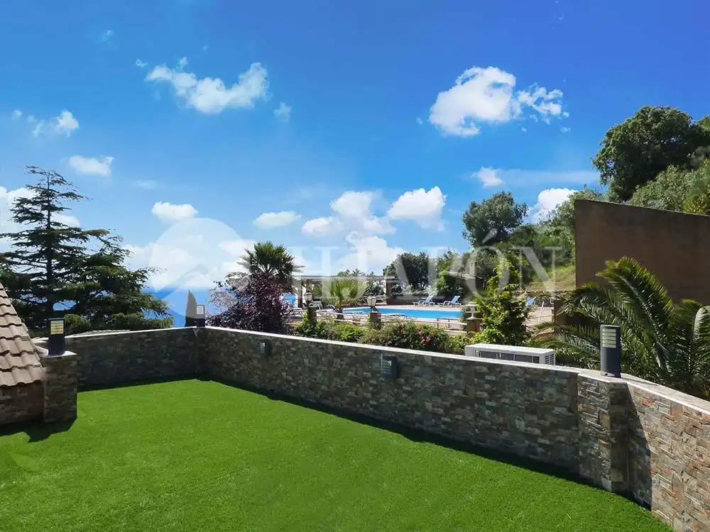 Casa con piscina en venta en Alella