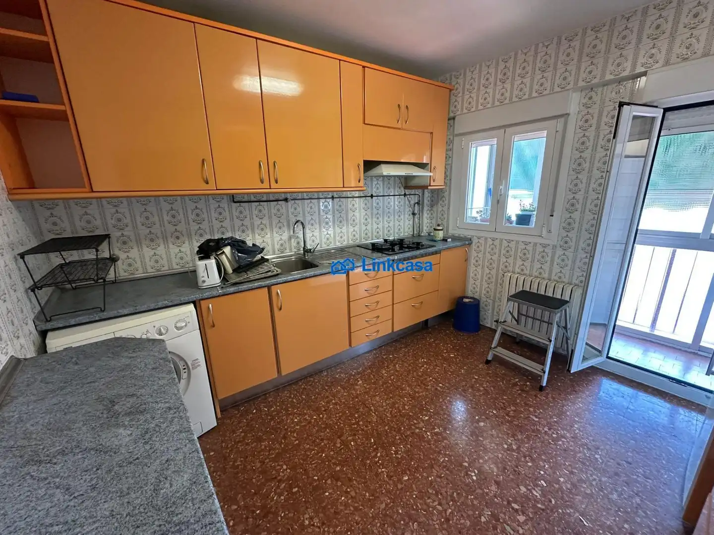 Cuina de Pis en venda en Madrid amb Calefacció, Terrassa i Alarma
