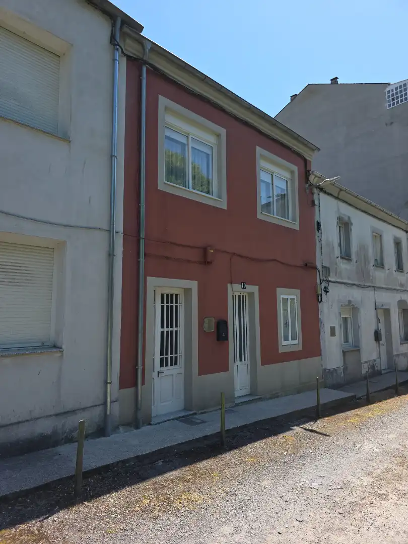 Vista exterior de Casa adosada en venda en Vilalba amb Traster i Moblat