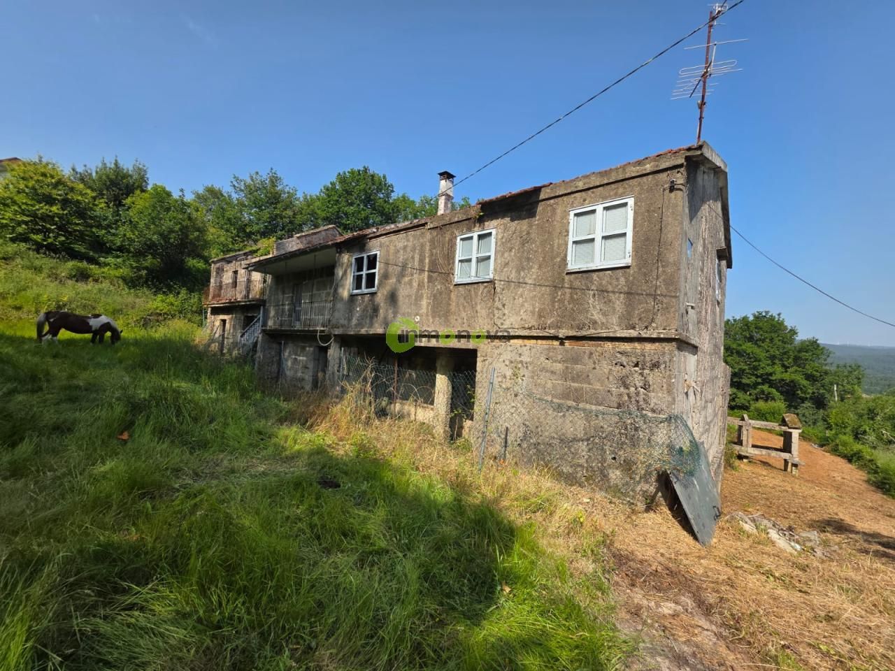Vista exterior de Finca rústica en venda en Ponte Caldelas amb Jardí privat