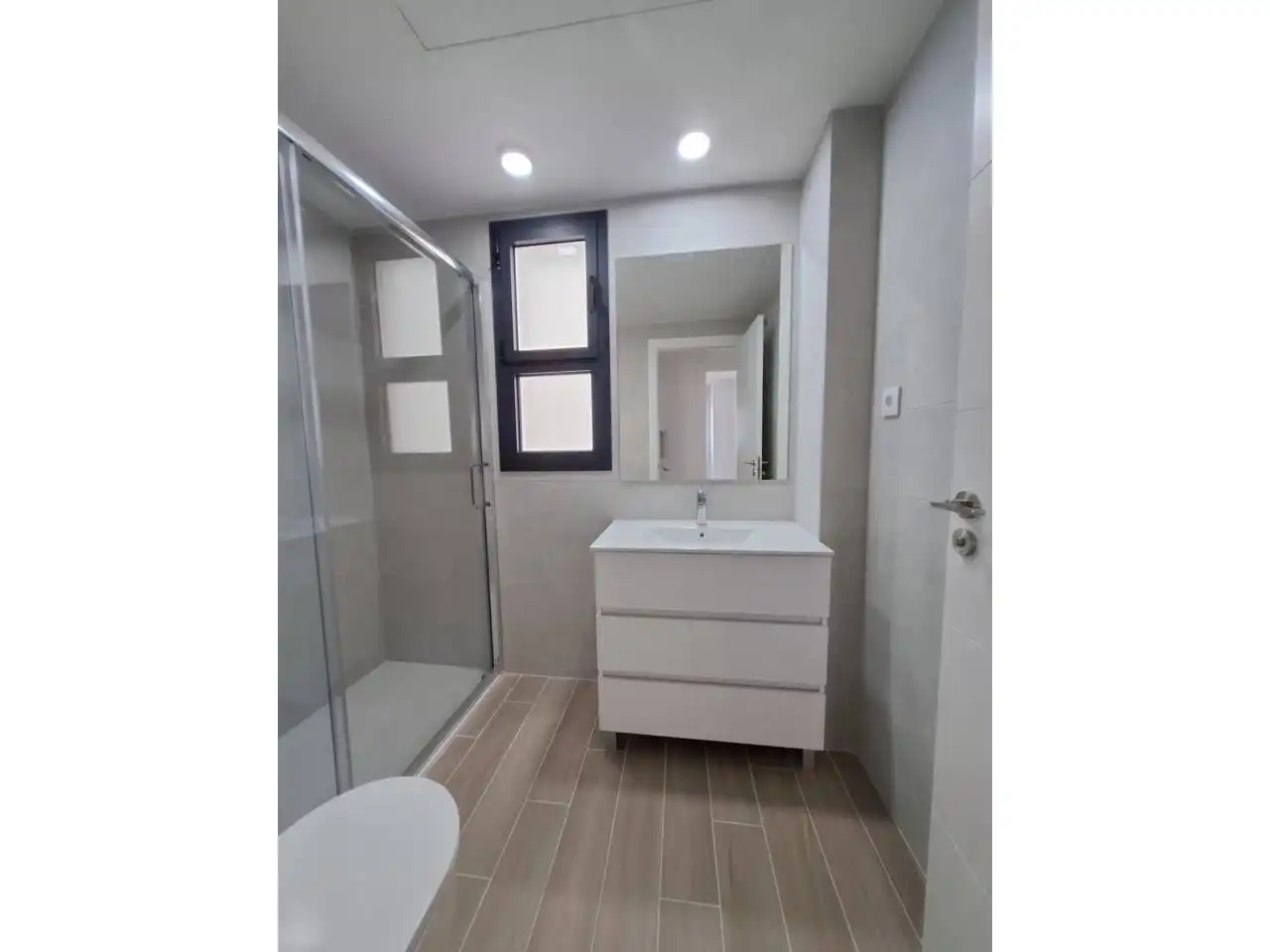 Bathroom of Flat for rent in Madrid  with Air Conditioner, Heating and Terrace