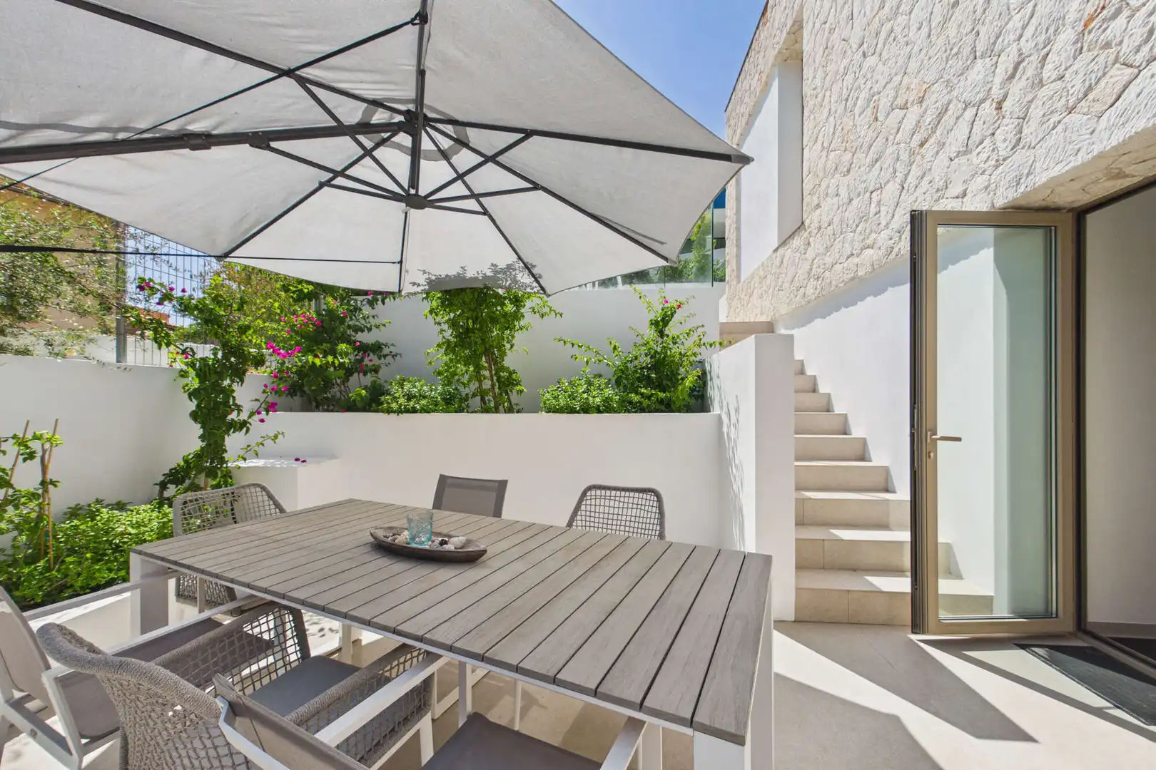 Terrasse von Einfamilien-Reihenhaus zum Verkauf in Capdepera mit Klimaanlage, Terrasse und Möbliert