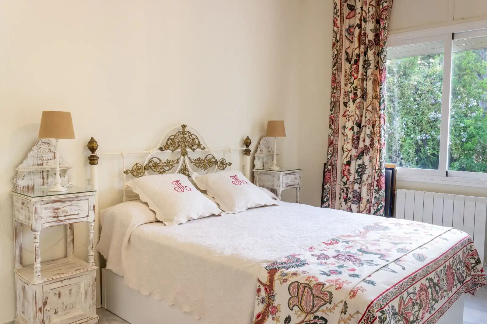 Dormitori de Casa adosada en venda en Marbella amb Aire condicionat, Jardí privat i Moblat